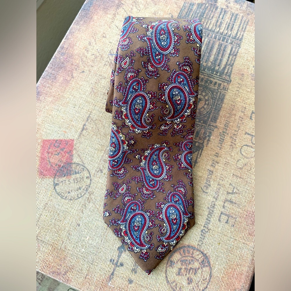 Kuppenheimer Men’s Tie: Brown/Red/Blue/Cream Silk Paisley